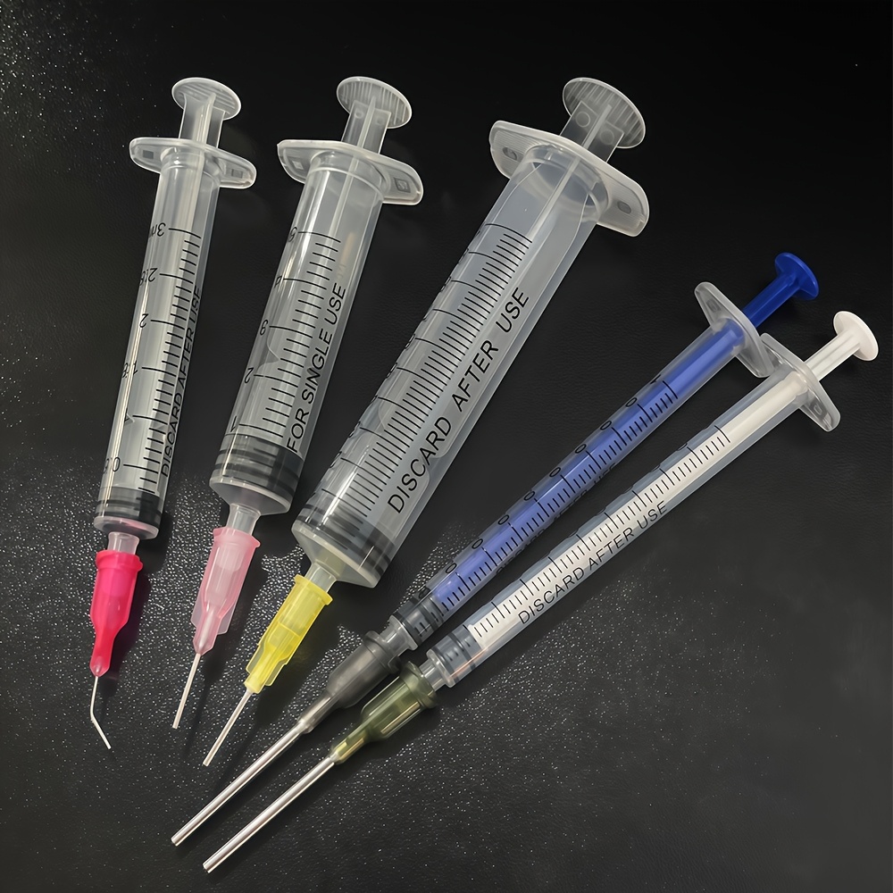 Lab Equipment - Un set di siringhe di precisione